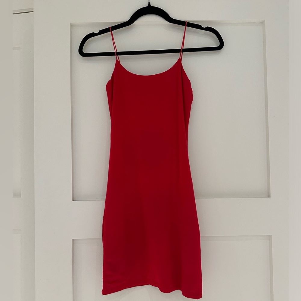 💃🏻 Red hot for the holidays!